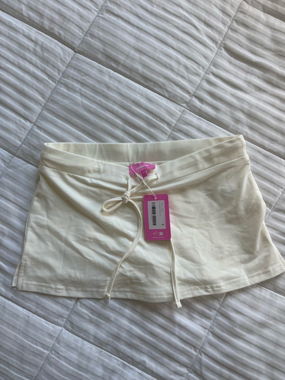 Edikted NWT white skort